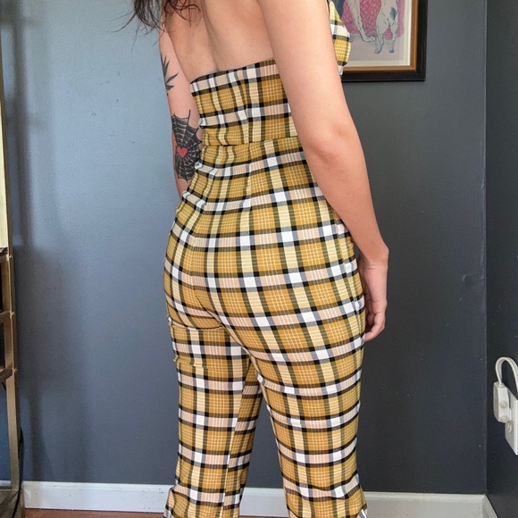 Urban Outfitters size small yellow plaid 70’s style jumpsuit with halter top - Picture 6 of 7